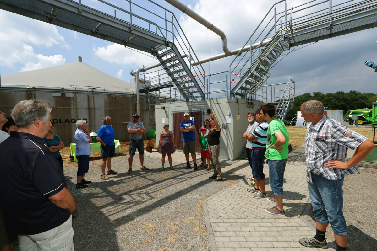 Beim Tag der offenen Tür auf der Biogasanlage in Rosenberg konnten die zahlreichen Besucher bei regelmäßigen Führungen und an den Infoständen Interessantes über die Anla-ge, die Landwirtschaft und Kompost erfahren