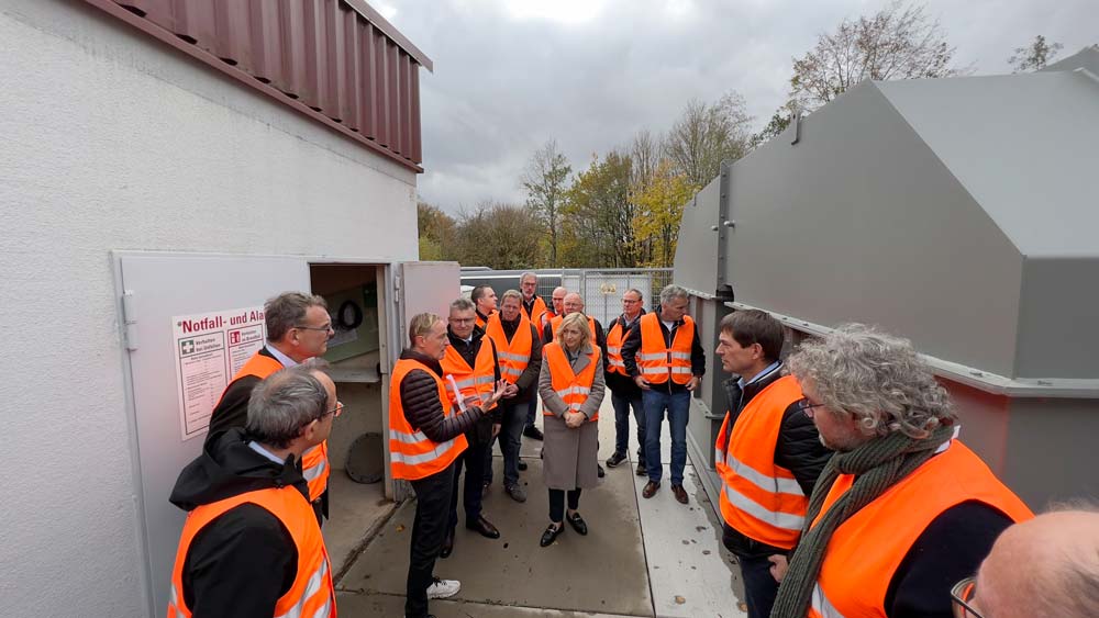 "Was ist Gut- und was ist Schwachgas": Dipl.-Ing. Joachim Lehner von Contec (Herrenberg) erläuterte die technischen Komponenten der Gassammelstelle. Besuch und Information bei der AWN